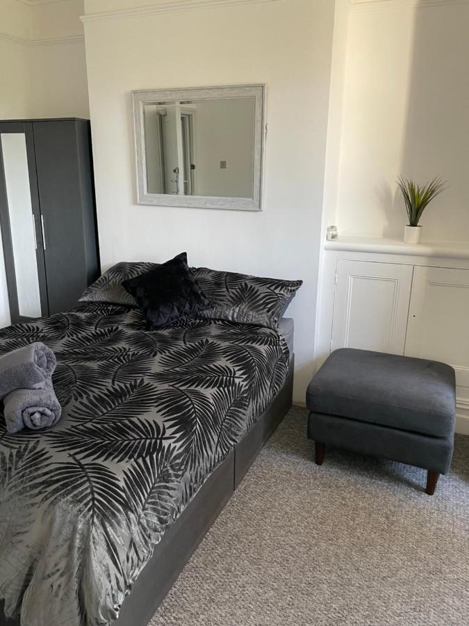 Tiye Estates Short Stay Stoke-on-Trent Exterior photo